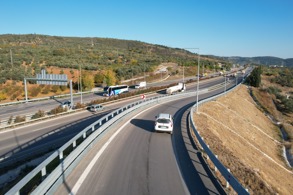 YOLLARA MOTORCU DOSTU BARİYER