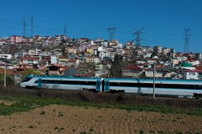 MİLLİ ELEKTRİKLİ HIZLI TREN SAATTE 225 KİLOMETRE HIZA ÇIKTI