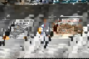 CUMHURBAŞKANI ERDOĞAN VE BAKAN URALOĞLU’NDAN 30 BİN KİLOMETRE BÖLÜNMÜŞ YOL ÖZEL SERGİSİNE ZİYARET