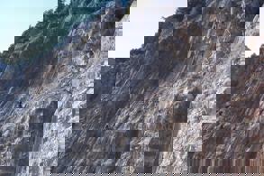 SARP VE DİK YAMAÇLARDAN OTO YOLLARA ÇELİK KORUMA