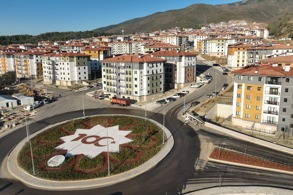 DEPREM KONUTLARI İÇİN 36 MİLYAR LİRALIK YOL YATIRIMI