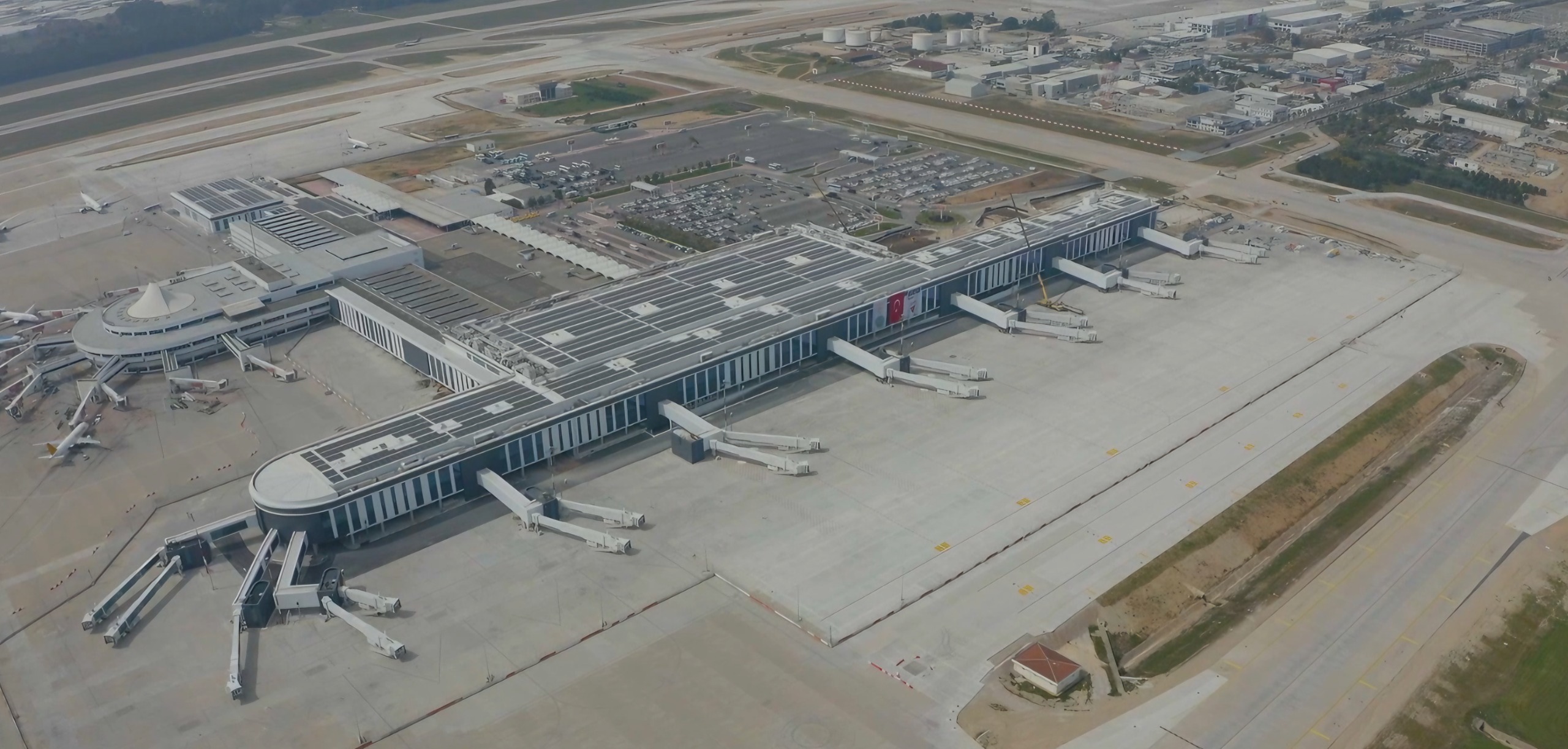 2 HAVALİMANI, 4 TARİHİ REKOR