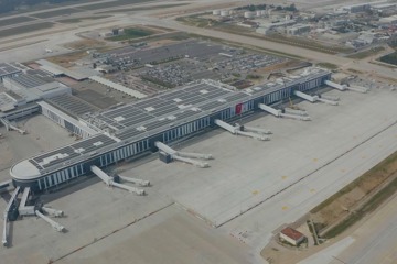 2 HAVALİMANI, 4 TARİHİ REKOR