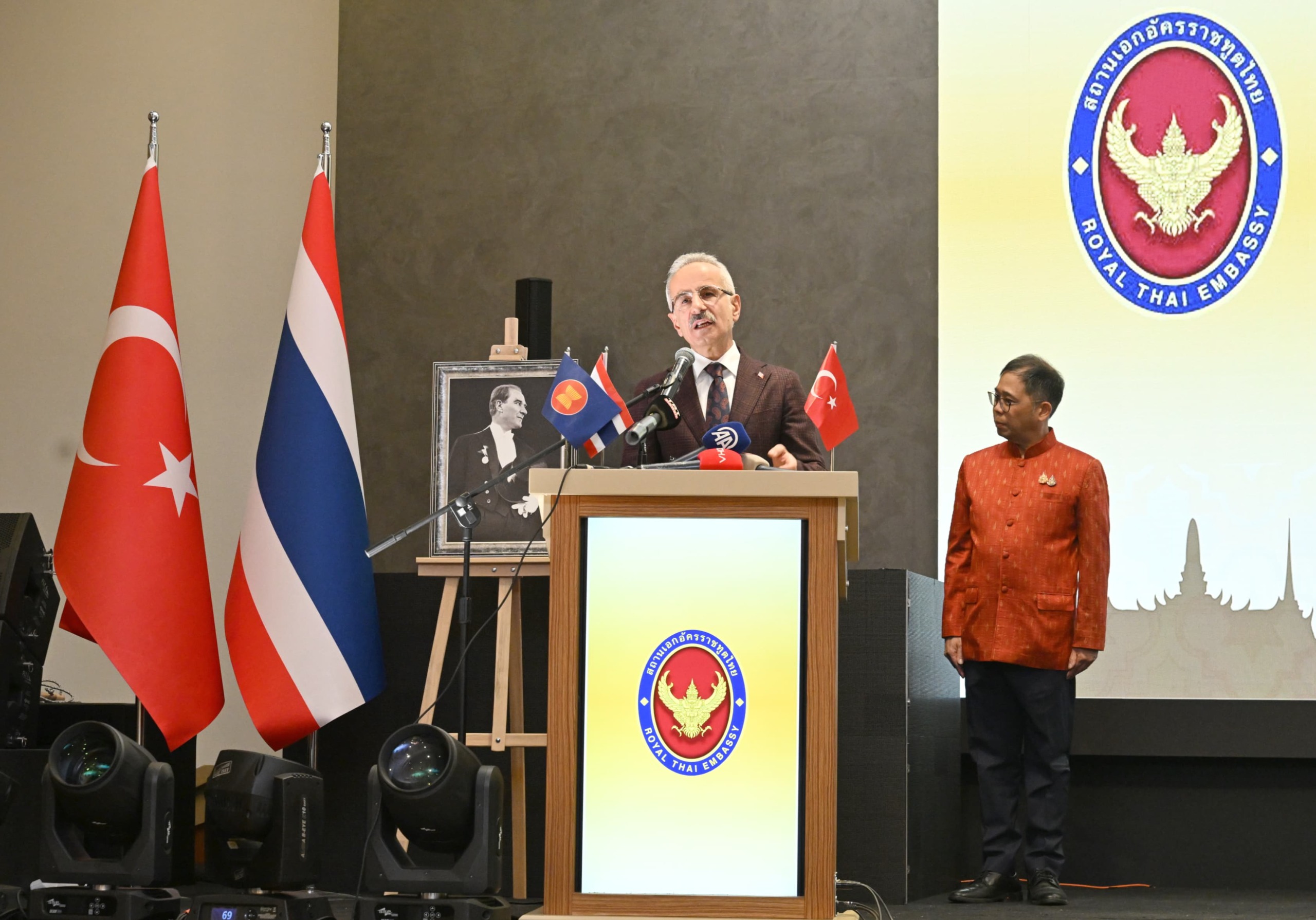 TAYLAND İLE DEMİRYOLU İŞ BİRLİĞİ DERİNLEŞECEK