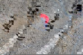 SARP VE DİK YAMAÇLARDAN OTO YOLLARA ÇELİK KORUMA