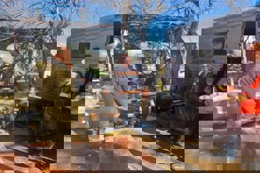 YÜK TRENLERİ DEPREM BÖLGELERİNE YARDIM TAŞIMAYA DEVAM EDİYOR