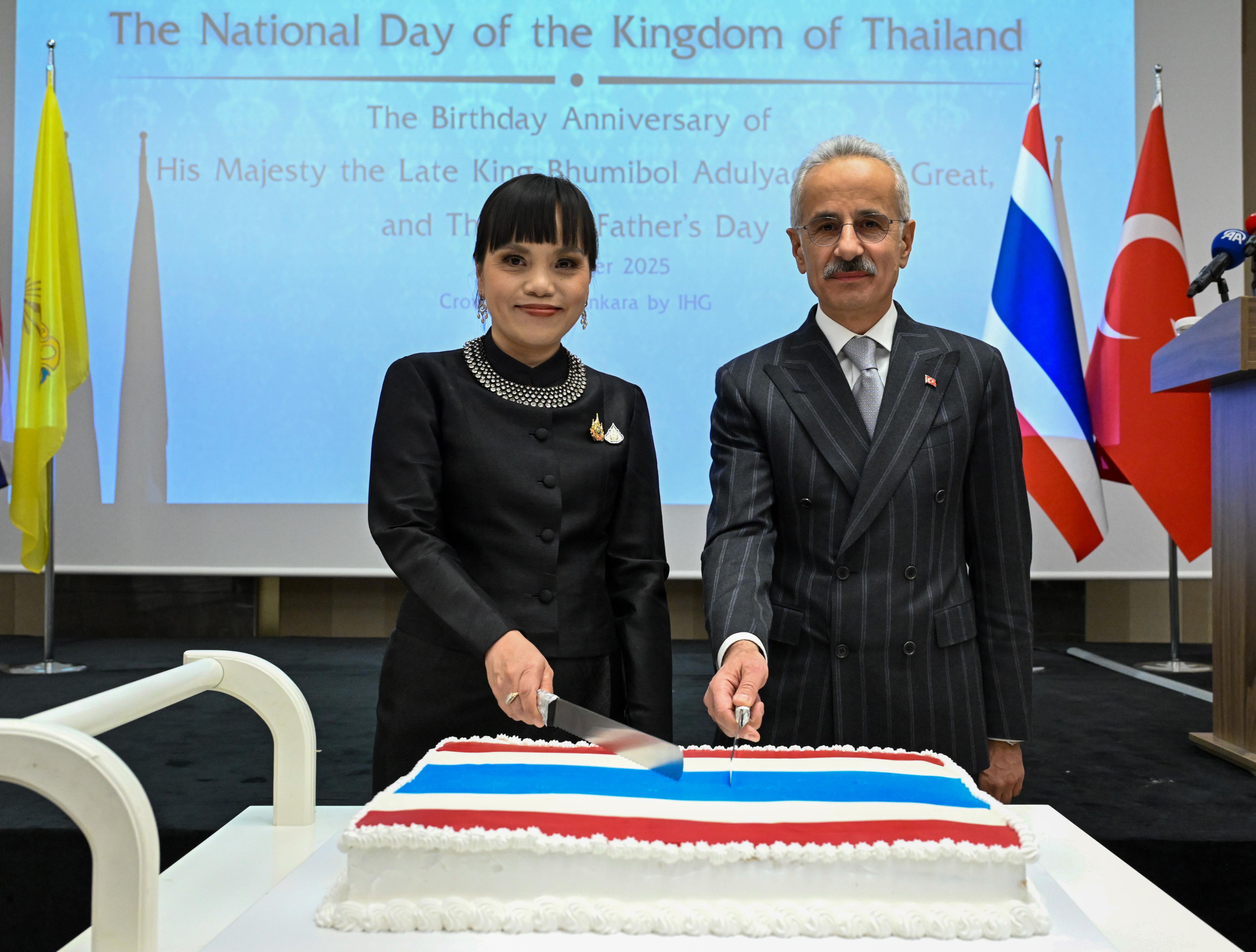 BAKAN URALOĞLU, TAYLAND KRALLIĞI MİLLİ GÜNÜ RESEPSİYONU’NA KATILDI