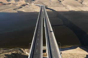 TÜRKİYE, KÖPRÜ VE TÜNELLERLE ULAŞIMDA ÇIĞIR AÇTI