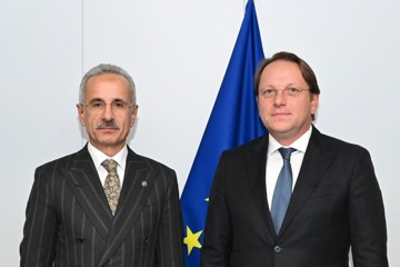 BAKAN URALOĞLU, KOMŞULUK VE GENİŞLEMEDEN SORUMLU AB KOMİSERİ OLİVER VÁRHELYI İLE GÖRÜŞTÜ