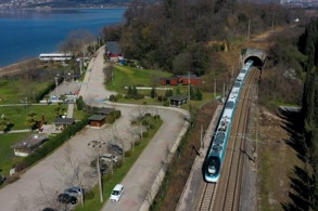 MİLLİ ELEKTRİKLİ HIZLI TREN SAATTE 225 KİLOMETRE HIZA ÇIKTI