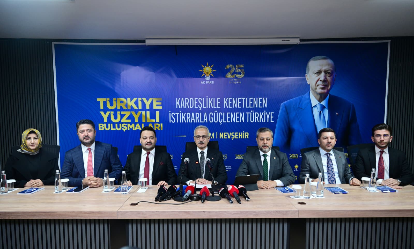NEVŞEHİR'İN ULAŞIM VE İLETİŞİM ALTYAPISINA 20 MİLYAR LİRANIN ÜZERİNDE YATIRIM