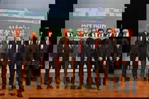 BAKAN URALOĞLU, İZMİRLİLERDEN 5 YIL İSTEDİ