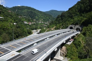 TÜRKİYE’NİN DEV TÜNELLERİNDEN 38,7 MİLYON ARAÇ GEÇTİ