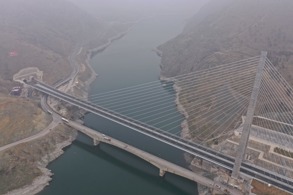 TÜRKİYE, KÖPRÜ VE TÜNELLERLE ULAŞIMDA ÇIĞIR AÇTI