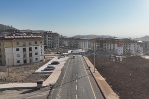 DEPREM KONUTLARI İÇİN 36 MİLYAR LİRALIK YOL YATIRIMI