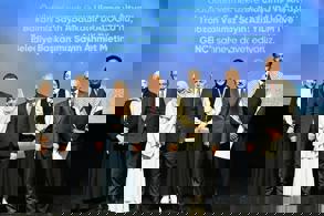 BAKAN URALOĞLU, TRABZON’DA GENÇLERLE BULUŞTU