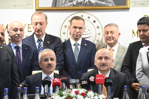 ULAŞTIRMA VE ALTYAPI BAKANI URALOĞLU, GÖREVİ KARAİSMAİLOĞLU'NDAN DEVRALDI