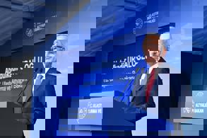 İSTANBUL HAVALİMANI’NDAN ÜÇ UÇAK AYNI ANDA HAVALANDI