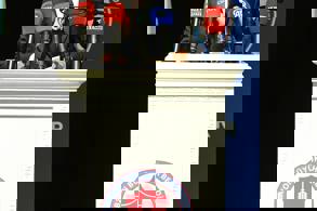 BAKAN URALOĞLU, TRABZON’DA GENÇLERLE BULUŞTU