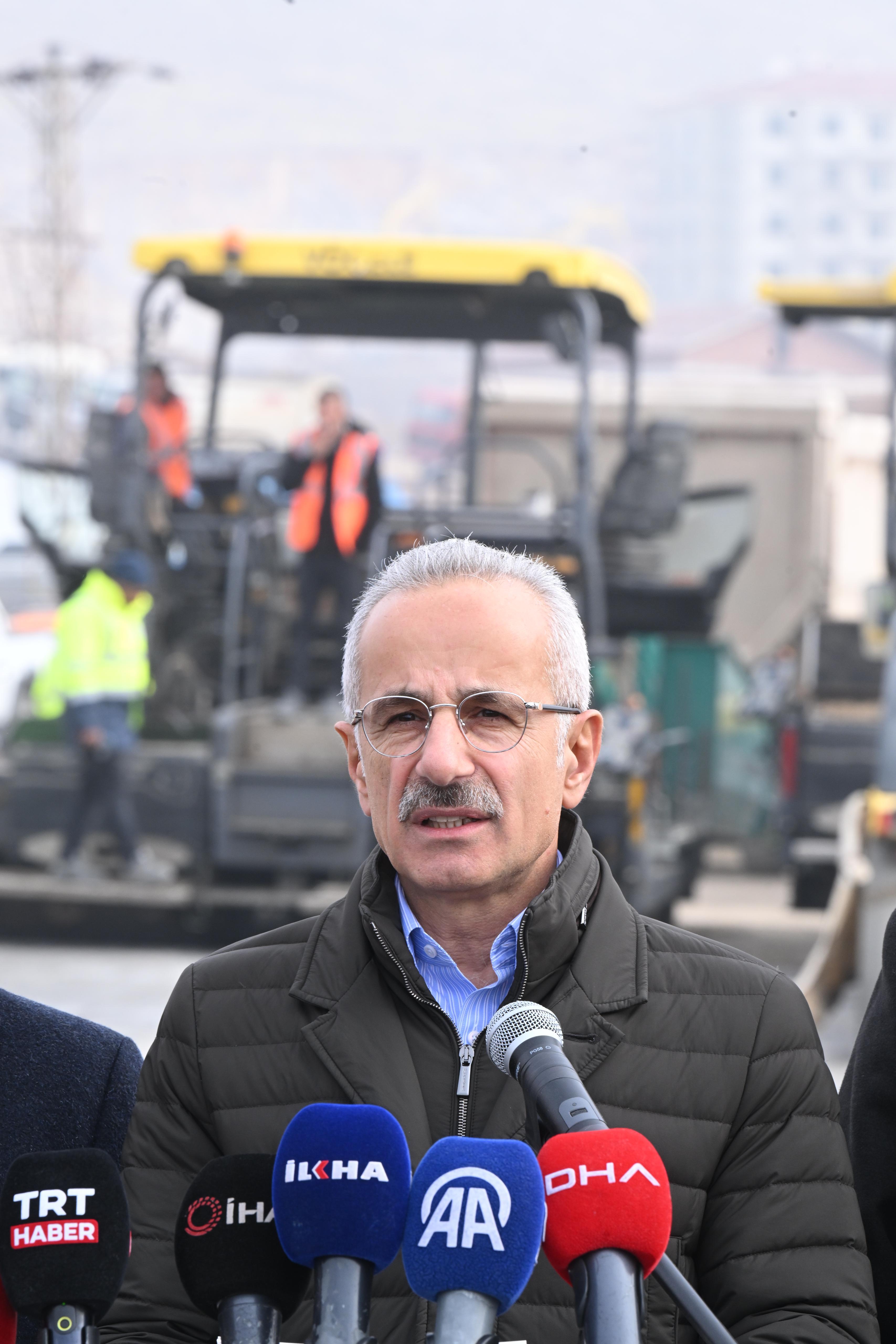 DEPREM KONUTLARININ YOLLARI HAZIR