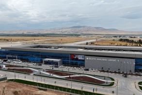 MALATYA HAVALİMANI YENİ TERMİNALİ İLK YOLCULARINI AĞIRLADI