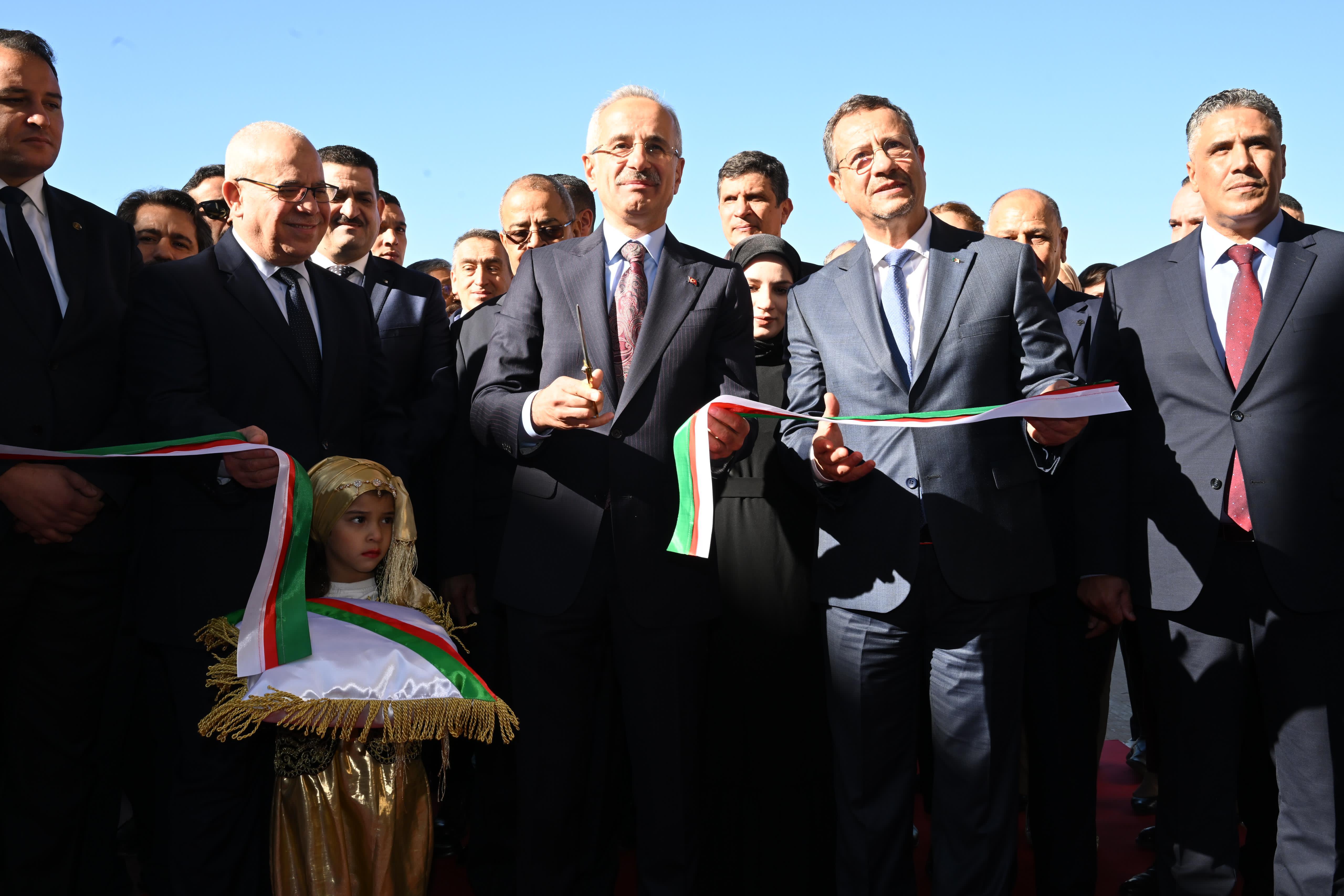 ULAŞTIRMA VE ALTYAPI BAKANI ABDULKADİR URALOĞLU, CEZAYİR’DE 19. ULUSLARARASI BAYINDIRLIK FUARI’NIN AÇILIŞINI GERÇEKLEŞTİRDİ