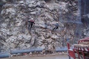 SARP YAMAÇLARA ÇELİK ZIRH