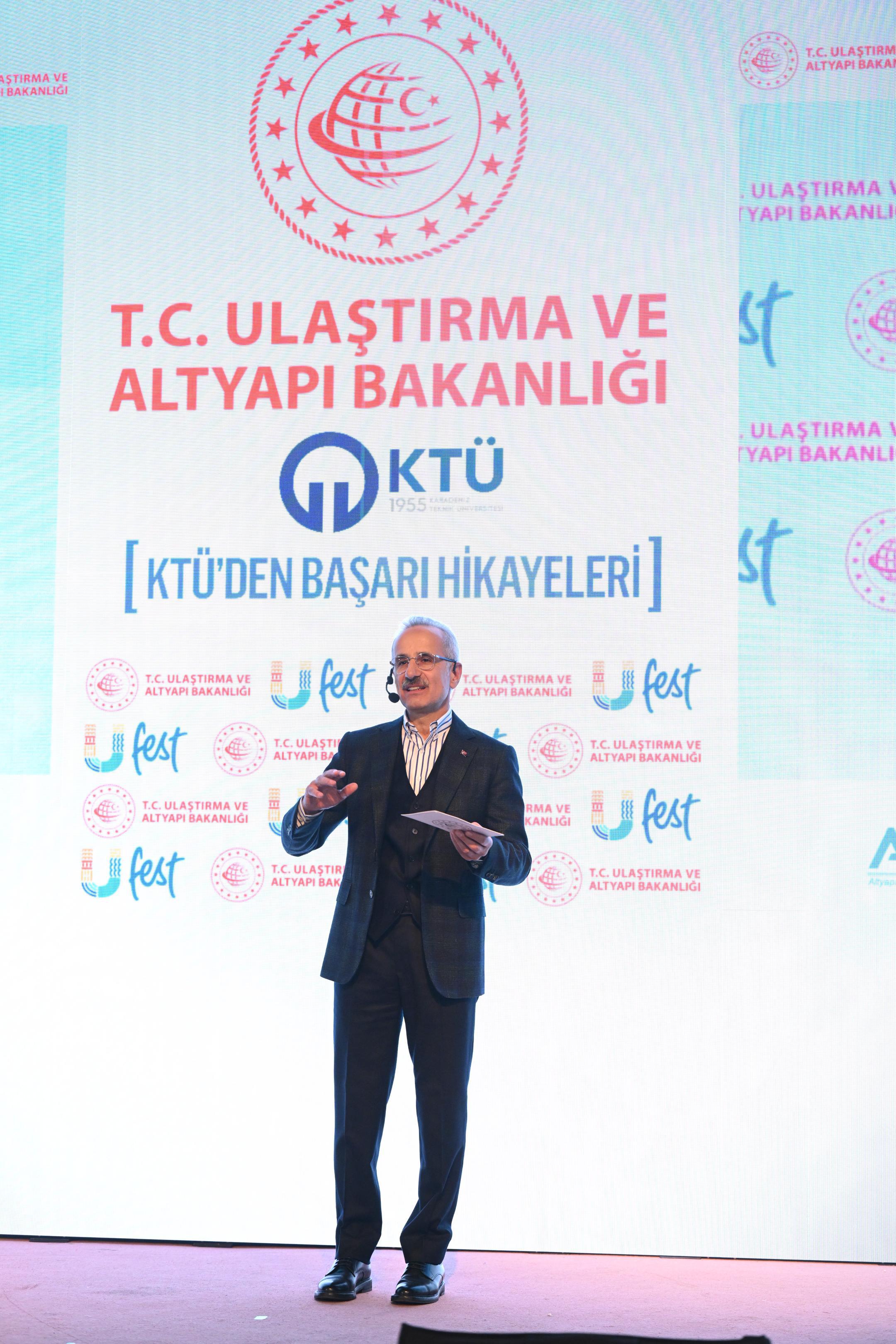 BAKAN URALOĞLU, TRABZON’DA DÜZENLENEN ‘U-FEST’ ETKİNLİKLERİNE KATILDI