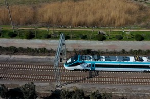 MİLLİ ELEKTRİKLİ HIZLI TREN SAATTE 225 KİLOMETRE HIZA ÇIKTI