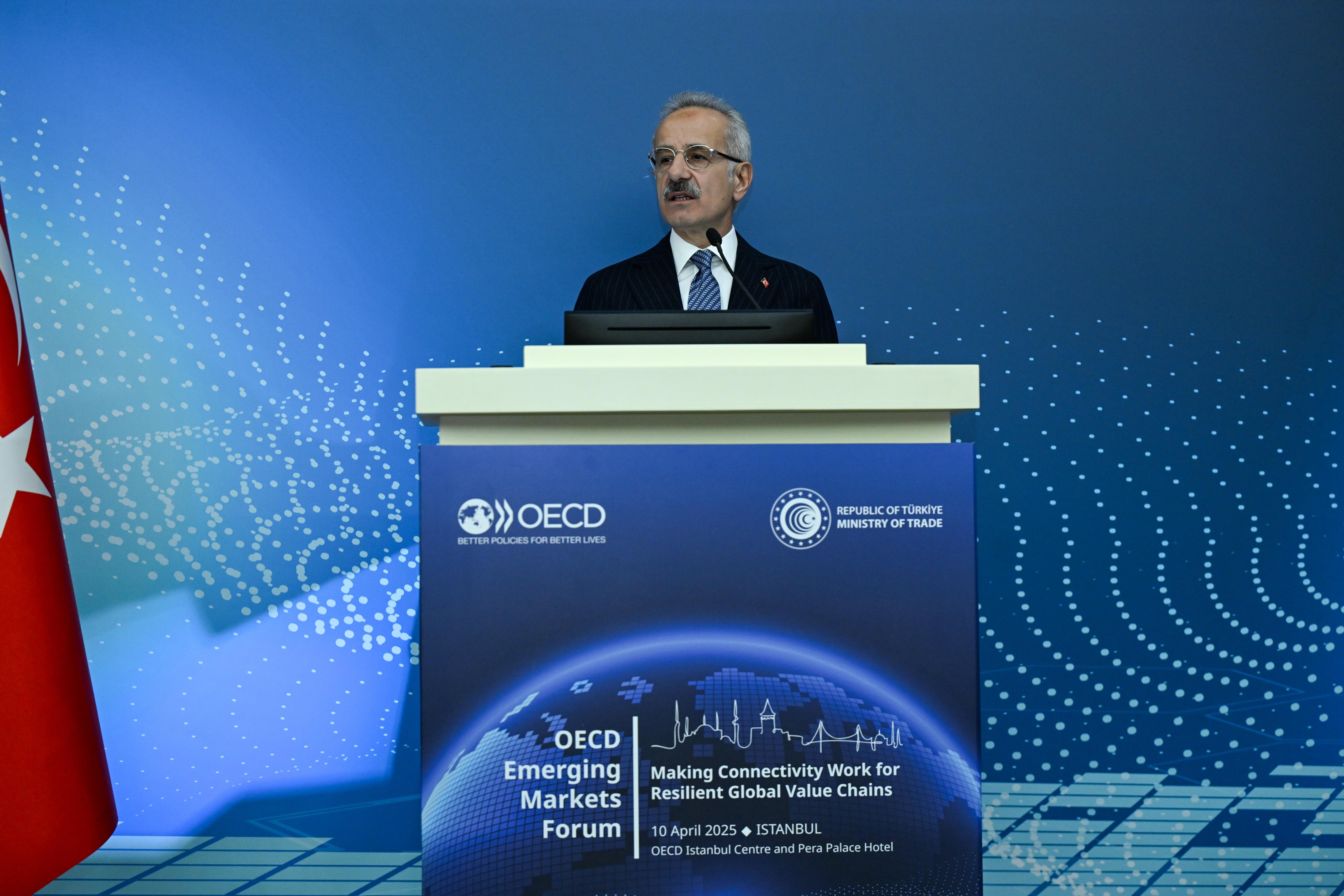 TÜRKİYE YÜZYILI ULAŞTIRMA KORİDORLARIYLA ŞEKİLLENİYOR