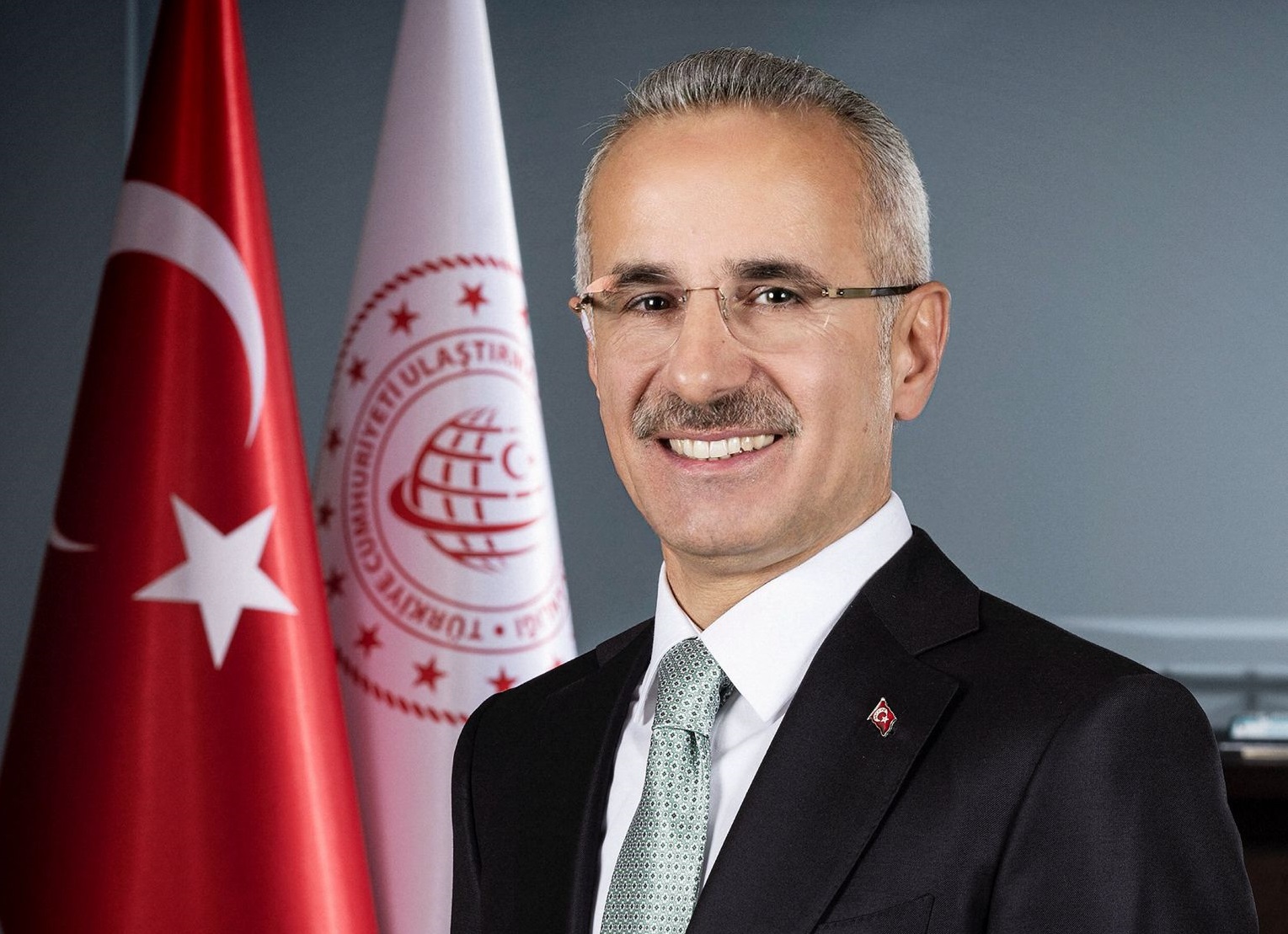 BAKAN URALOĞLU’NDAN ‘AFRİKA’ ÇIKARMASI