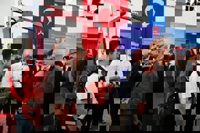 BAKAN URALOĞLU, MÜHENDİS ADAYLARIYLA BİR ARAYA GELDİ