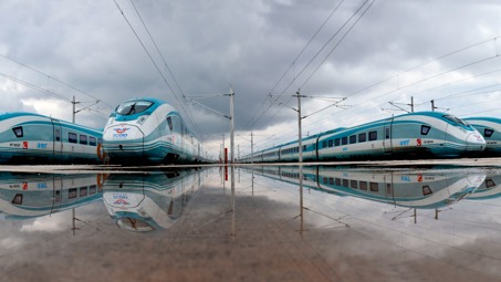 TÜRKİYE HIZLI TRENİ SEVDİ