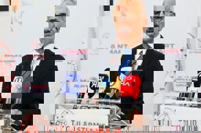 BAKAN URALOĞLU, KADIN ÇALIŞANLARLA İFTAR PROGRAMINA KATILDI