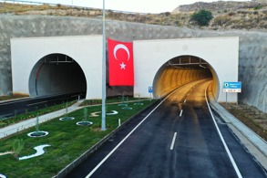 TÜRKİYE, KÖPRÜ VE TÜNELLERLE ULAŞIMDA ÇIĞIR AÇTI