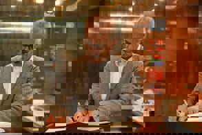 BAKAN URALOĞLU, BUSAN'DA YATAN KORE ŞEHİTLERİNİ ZİYARET ETTİ