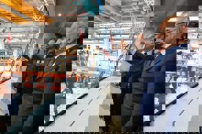 MİLLİ VE YERLİ SÜRÜCÜSÜZ İLK METRO ARACI RAYLARDA…