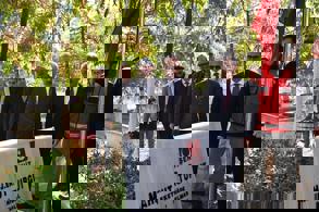 BAKAN URALOĞLU 15 TEMMUZ KAHRAMANI ŞEHİT ÖMER HALİSDEMİR’İN KABRİNİ ZİYARET ETTİ