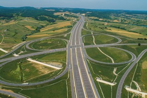 BAYRAMDA OTOYOLLARDAN 8,4 MİLYON ARAÇ GEÇTİ