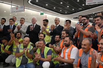 REKORLAR PEŞ PEŞE GELDİ