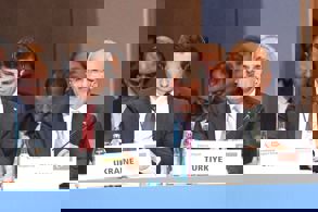 TÜRKİYE UKRAYNA’NIN YENİDEN İNŞASI İÇİN MASADA