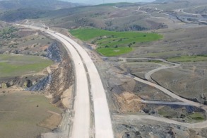 KAFKAS ÜLKELERİNE ULAŞIMI GÜÇLENDİRECEK OTOYOLDA ÇALIŞMALAR HIZLANDI
