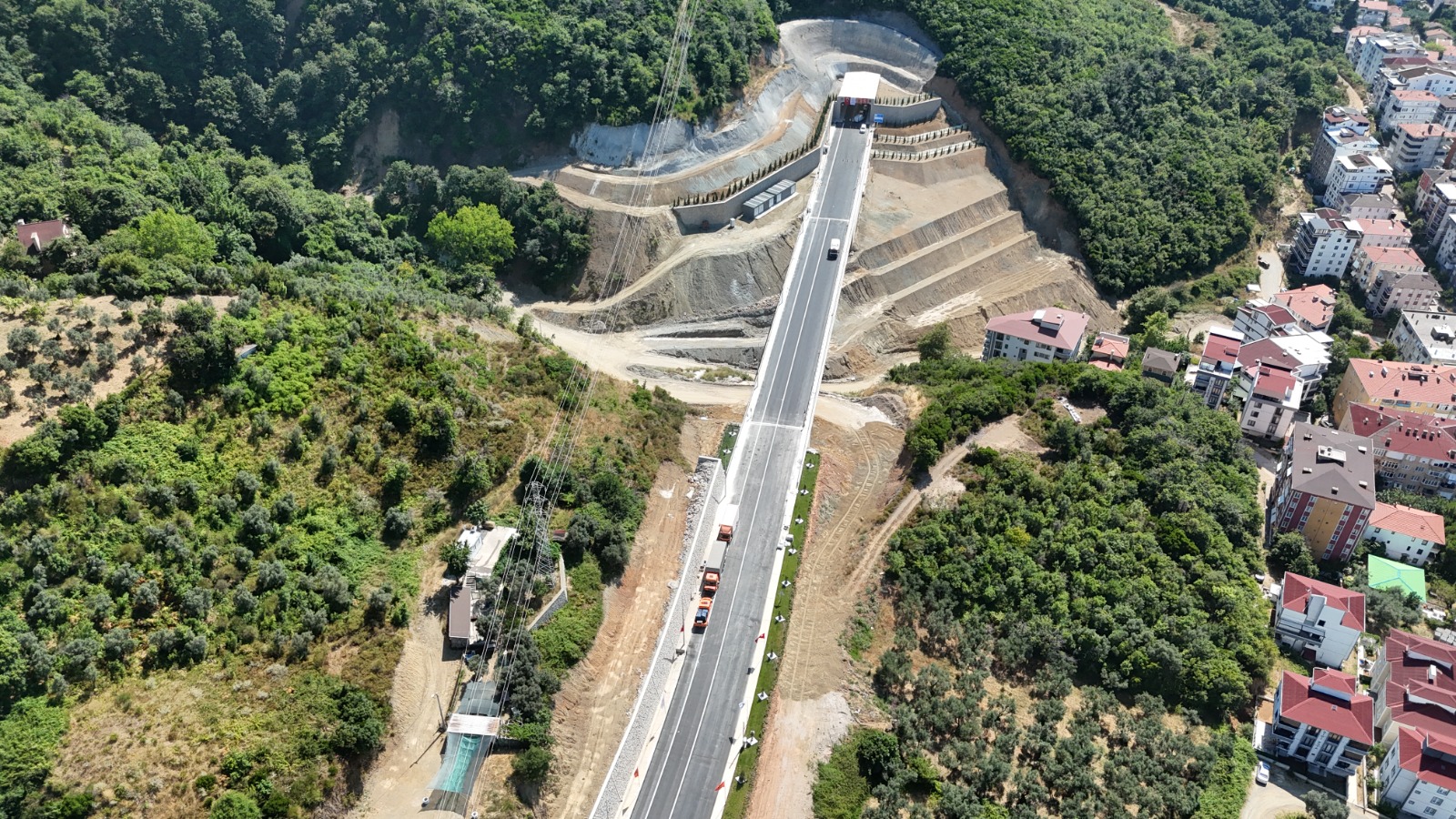 YALOVA-ARMUTLU YOLU YARIN HİZMETE AÇILIYOR 