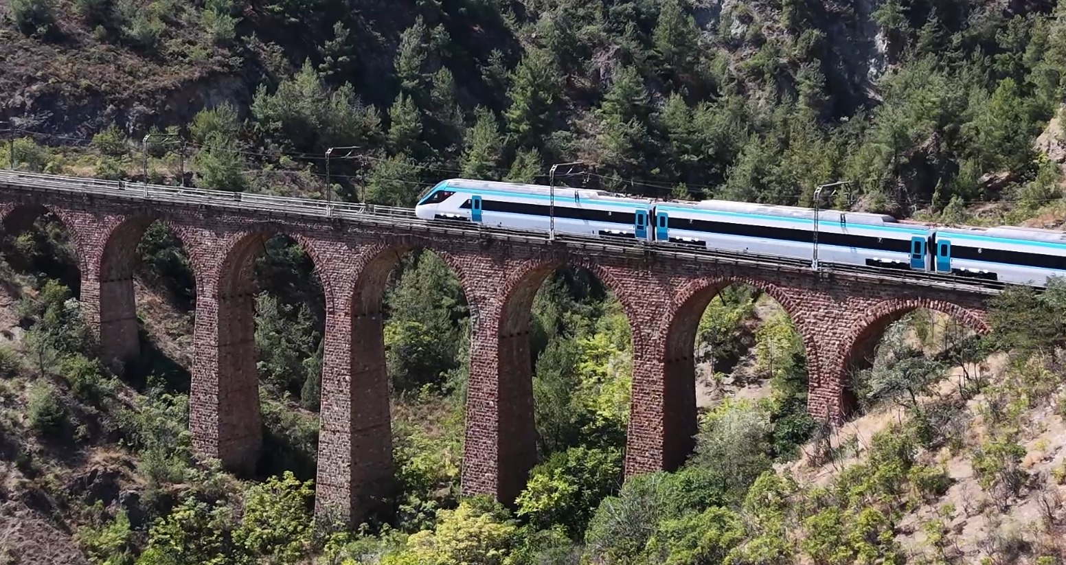YERLİ VE MİLLİ TRENİMİZDEN HIZ REKORU