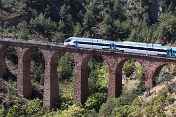 YERLİ VE MİLLİ TRENİMİZDEN HIZ REKORU