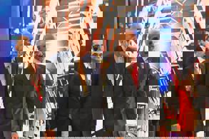 CUMHURBAŞKANI ERDOĞAN VE BAKAN URALOĞLU’NDAN 30 BİN KİLOMETRE BÖLÜNMÜŞ YOL ÖZEL SERGİSİNE ZİYARET