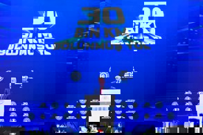 CUMHURBAŞKANI ERDOĞAN, BÖLÜNMÜŞ YOLDA 30 BİNİNCİ KİLOMETRENİN KURDELASINI KESTİ