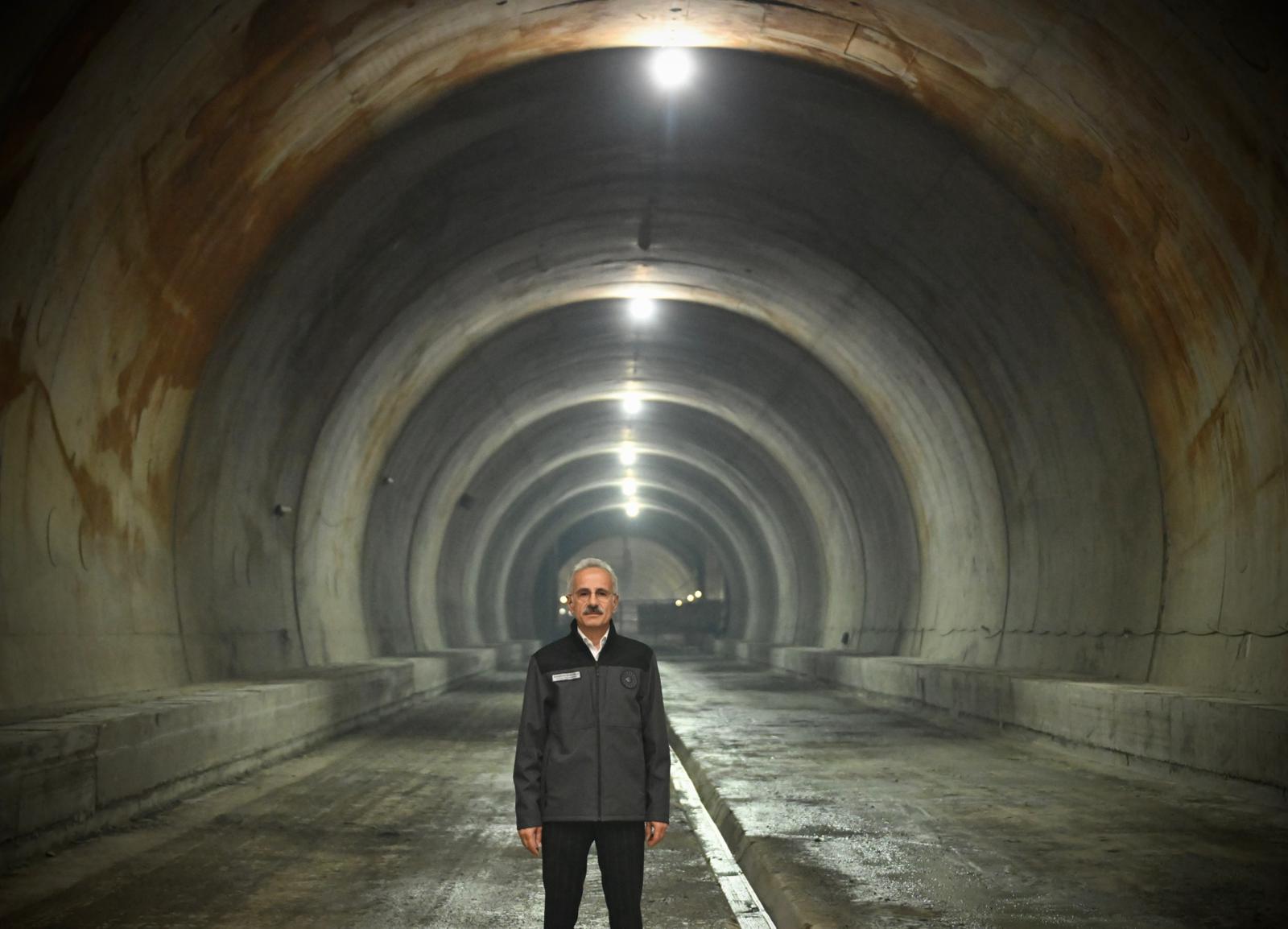 ANKARA-İSTANBUL ARASI YHT SEFERLERİ 30 DAKİKA KISALACAK 