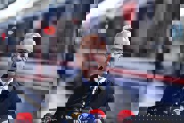 ENGELLERİ KALDIRAN TREN