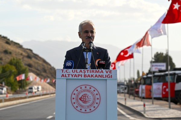ANTALYA’NIN ULAŞIM AĞI GÜÇLENİYOR